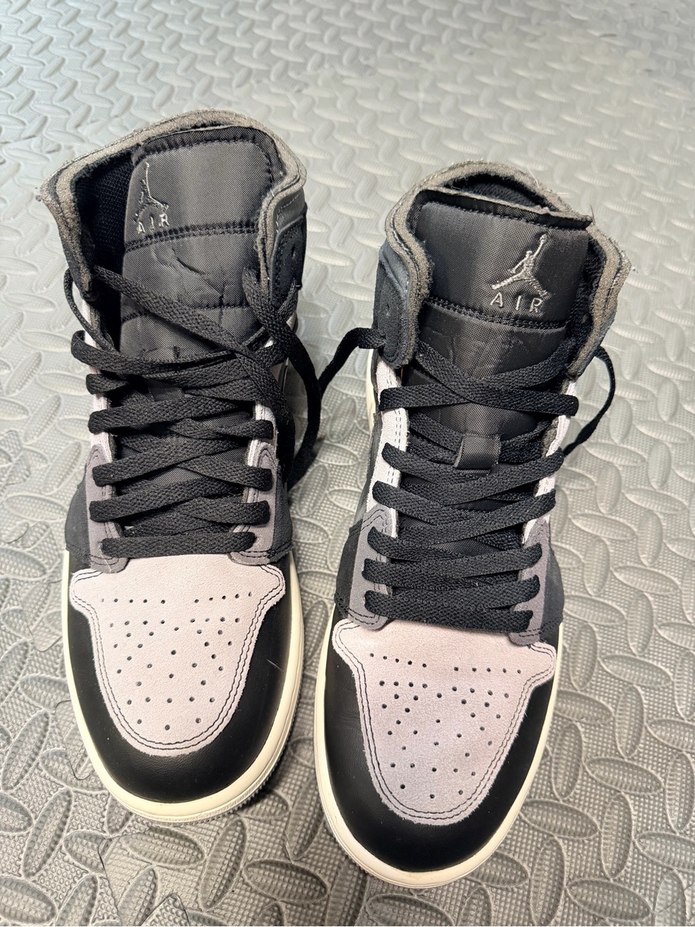 Jordan mid Men's Sneakers in Black and Light Gray